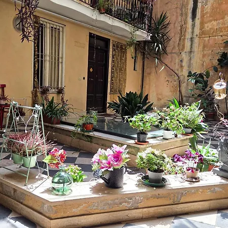 Colosseum Historic Apartment - 17Th Century Building-3