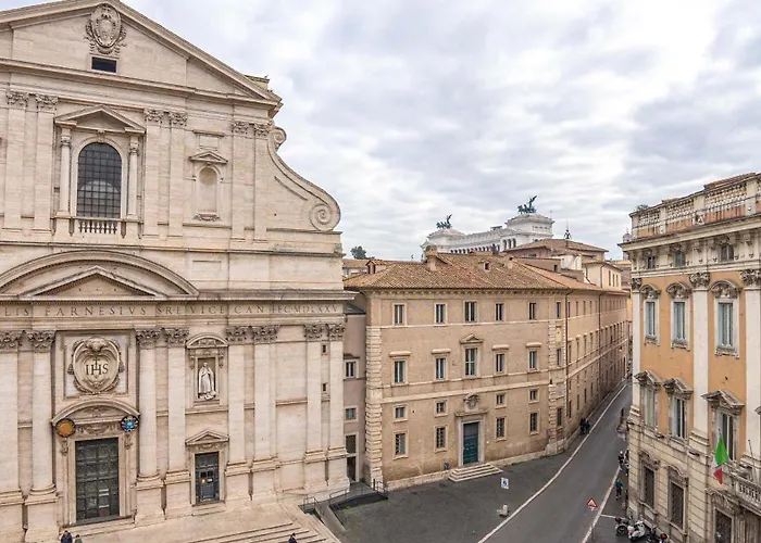 Easytopstay - Piazza Venezia City View Charming Apt